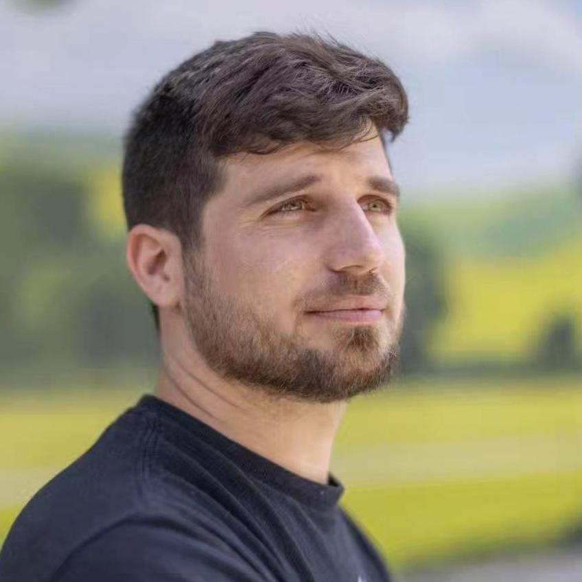 مايكل عوفر زيف