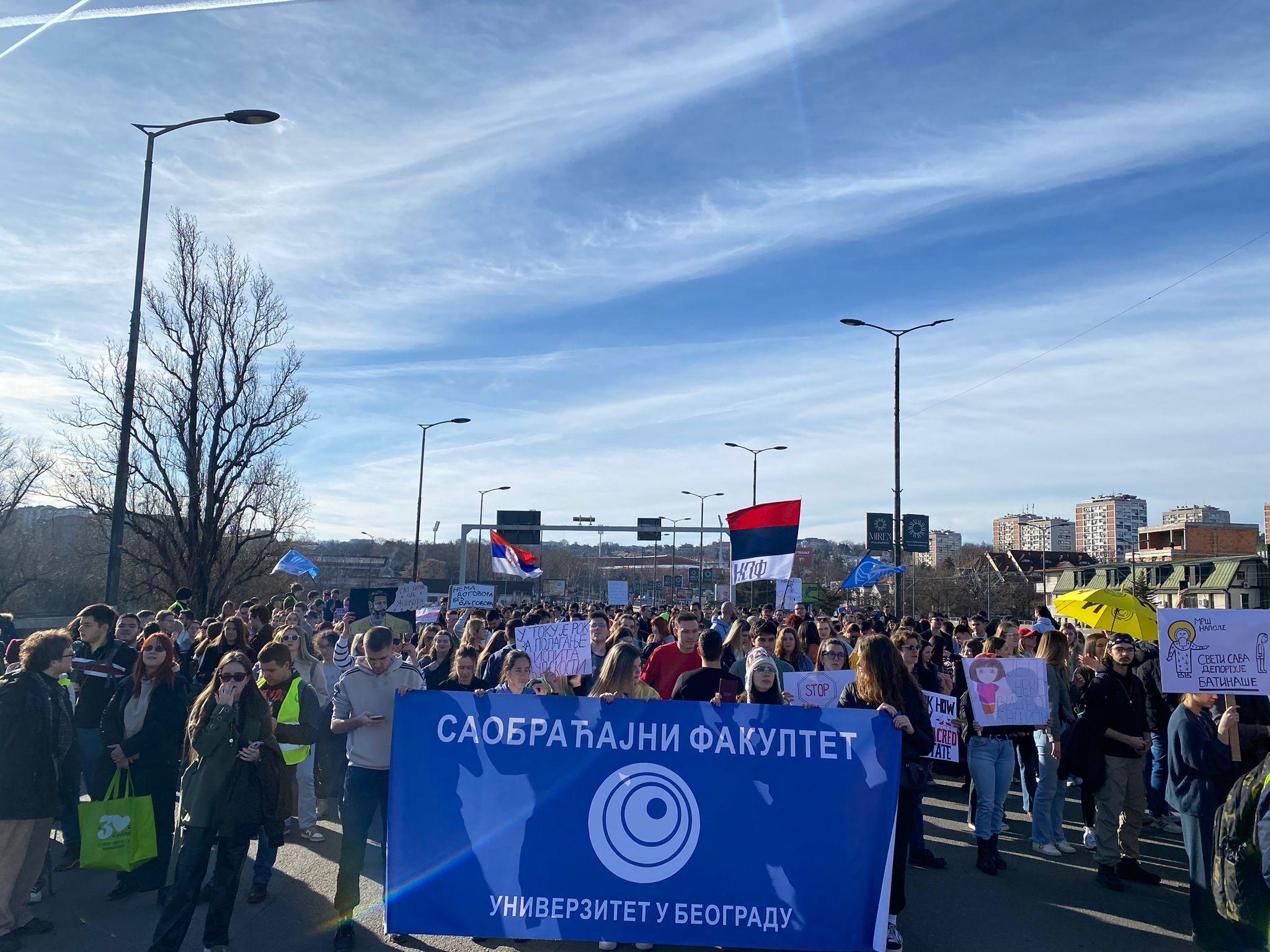 Autokomanda u Beogradu blokirana na 24 sata, studenti razapeli šatore 15 Blokada Autokomande