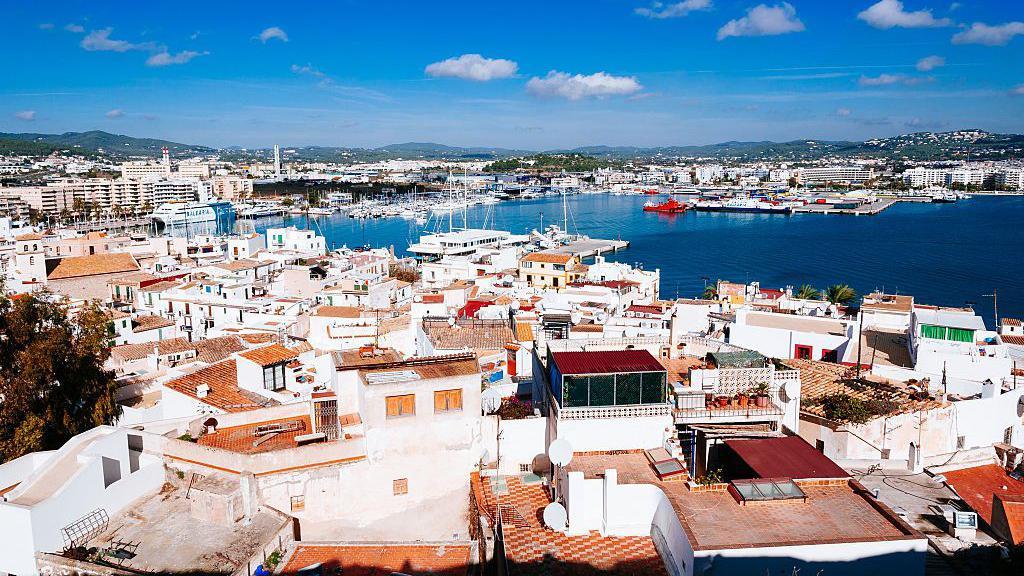 Una vista de la ciudad de Ibiza
