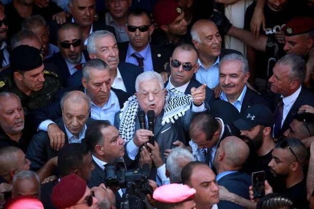 عباس في مخيم جنين