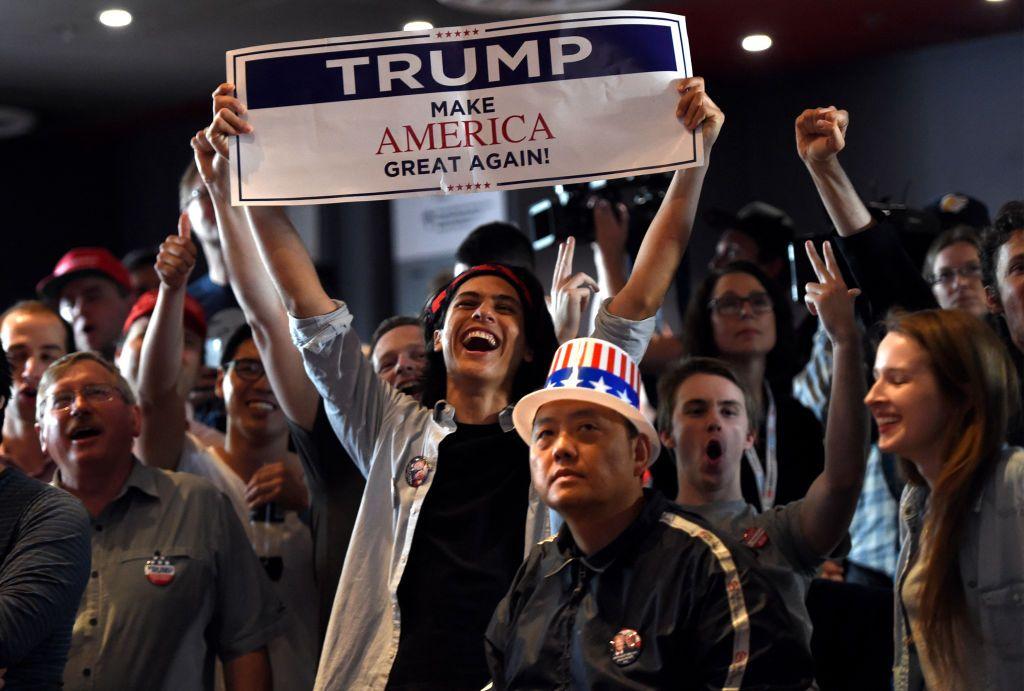 Simpatizantes de Trump celebran su victoria en 2016