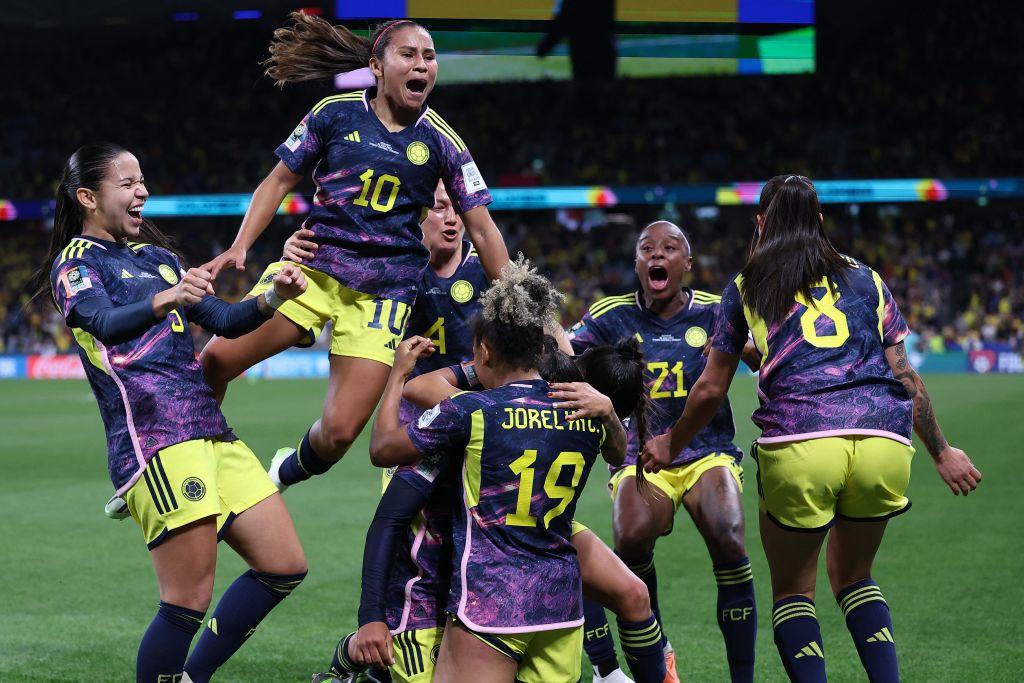La selección Colombia celebra un gol