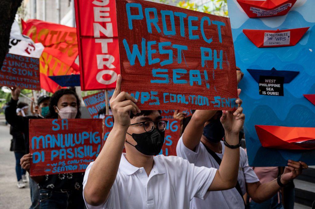 Filipinos protestan contra China