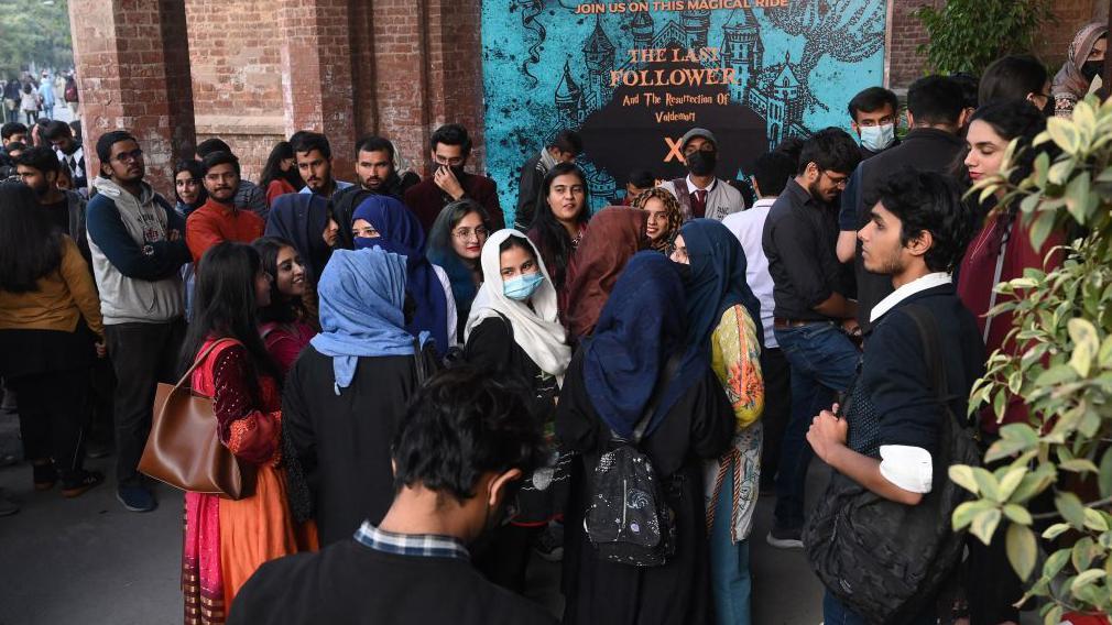 پاکستان، اوپن بُک ایگزامینیشن، انڈیا، کیمبرج، انڈیا