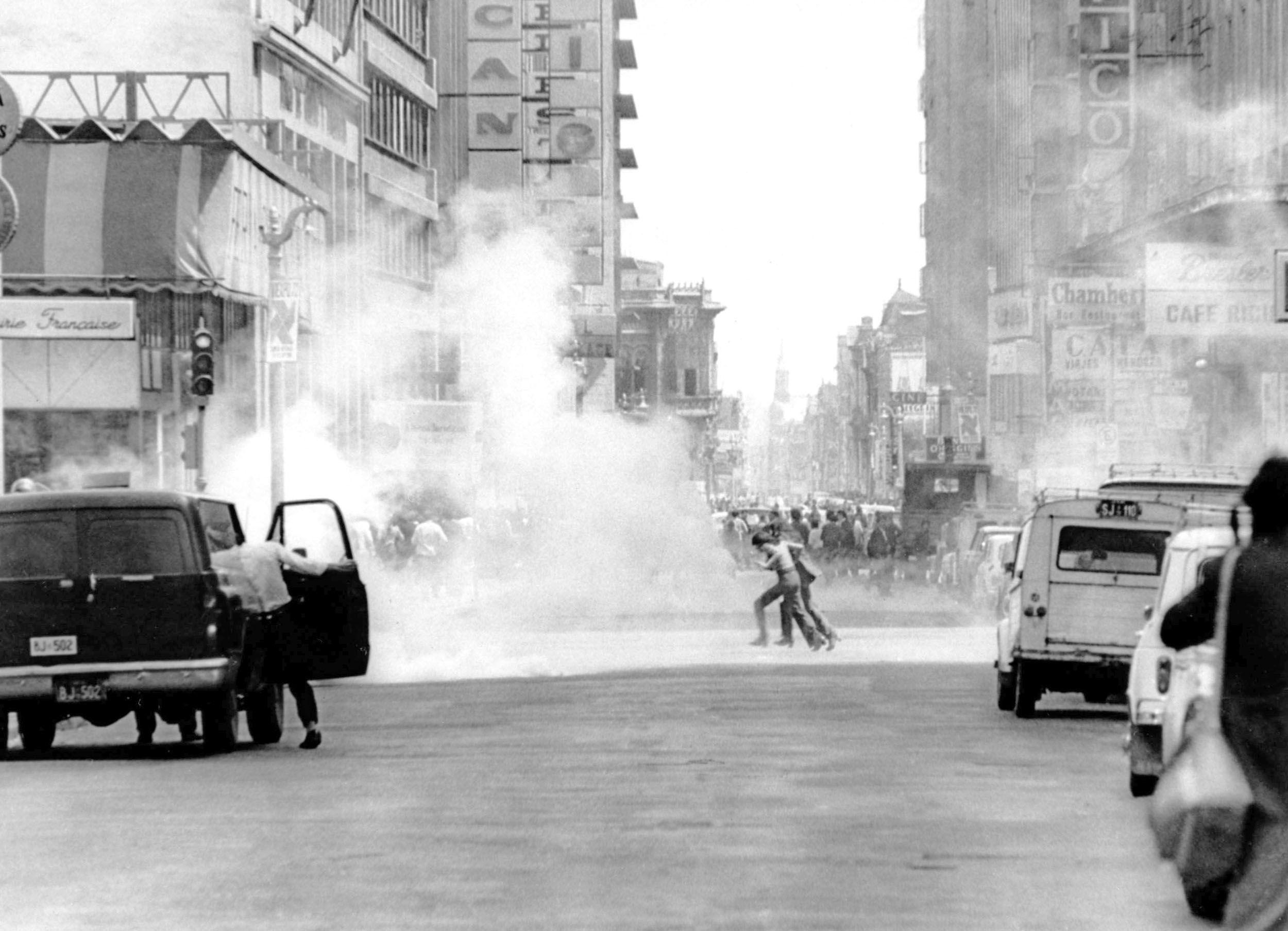 Enfrentamiento callejero entre opositores y partidarios del gobierno chileno de Allende en 1972-