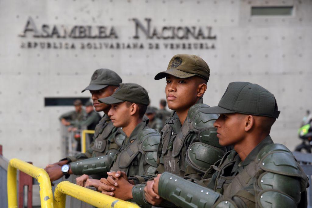 Guardias nacionales ante la AN