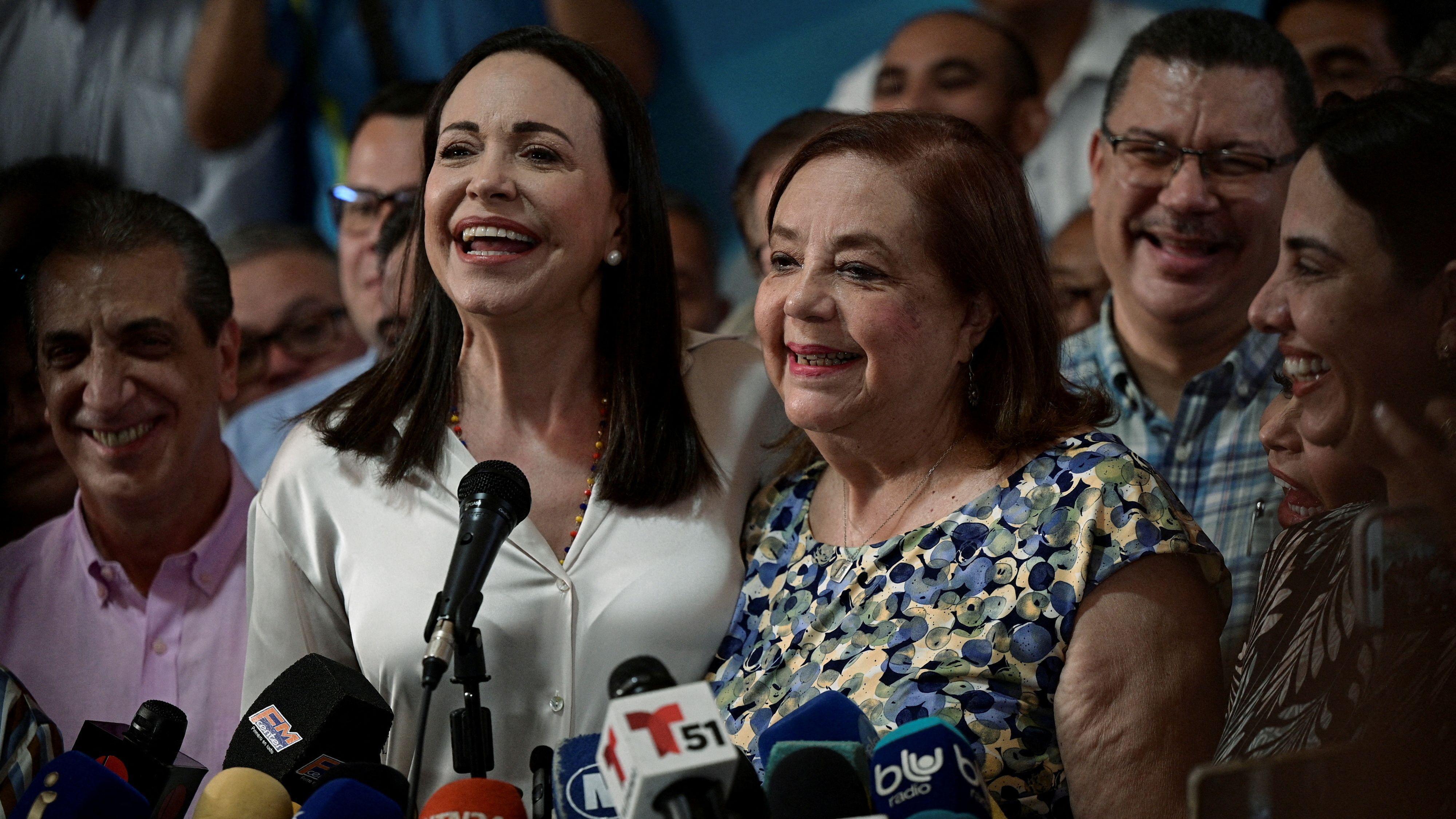 Maria Corina Machado e Corina Yoris, opositoras de Maduro na Venezuela