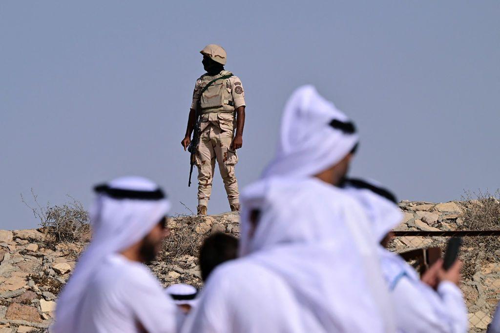 Un soldado egipcio en su lado de la frontera con Gaza.