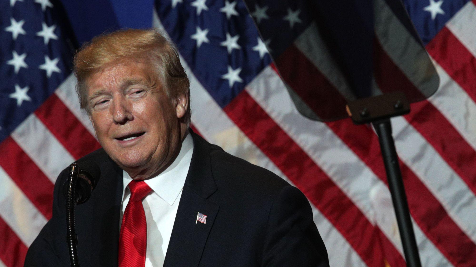 Presiden AS Donald Trump telah memberlakukan tarif baru untuk barang-barang impor dari Meksiko, Kanada, dan China.