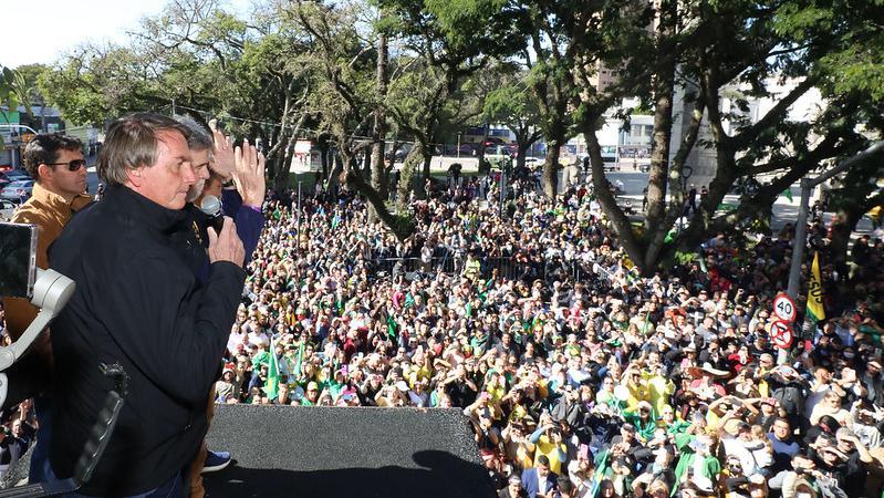 O ex-presidente Jair Bolsonaro discursando na Marcha para Jesus em 21 de maio de 2022, em Curitiba, Paraná.