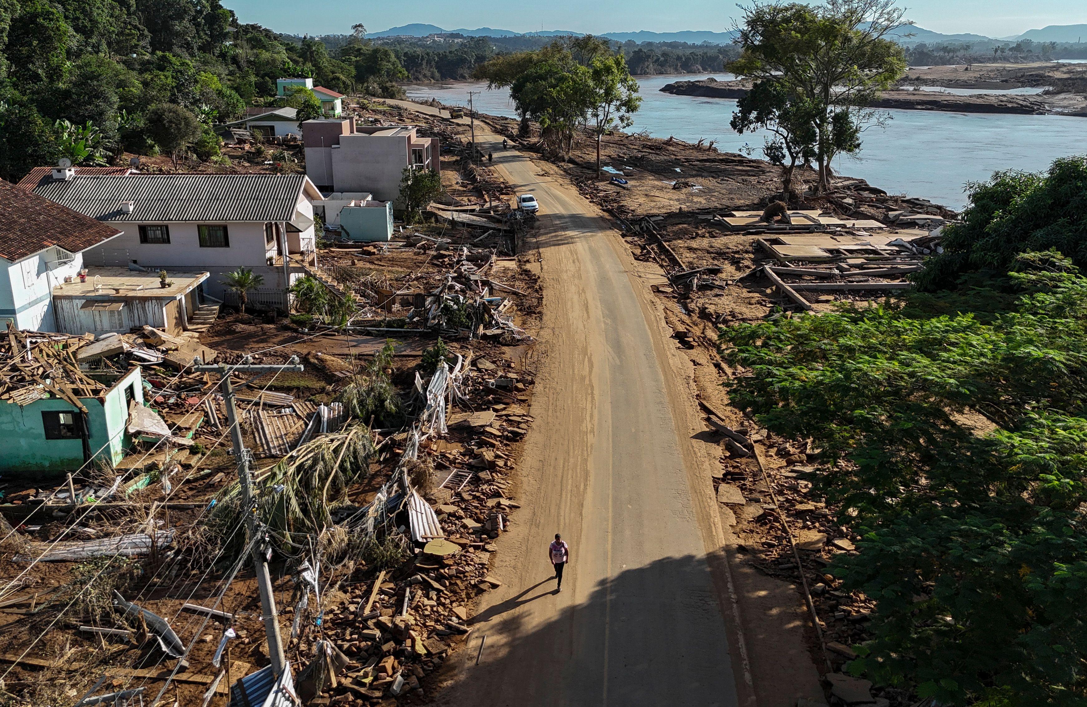 Área desvatada pela cheia do rio Tacuari, em Lajeado (RS)