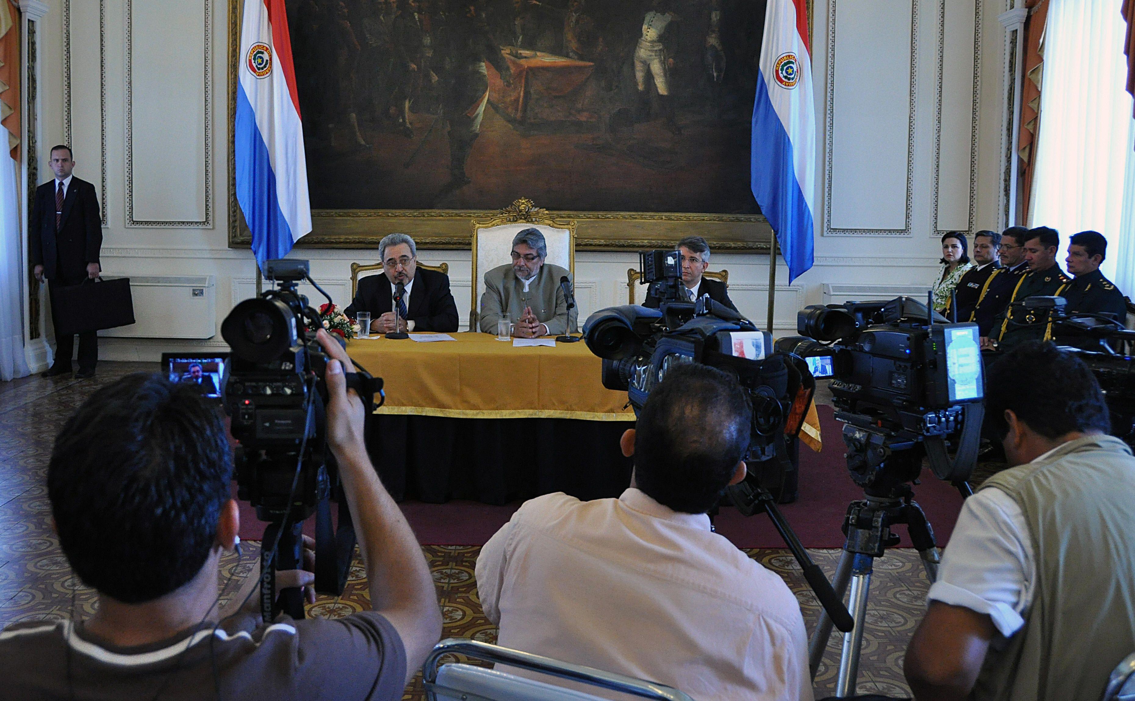 Dionisio Borda junto al expresidente de Paraguay Fernando Lugo y el expresidente del Banco Central de Paraguay Jorge Corvalán en 2009.