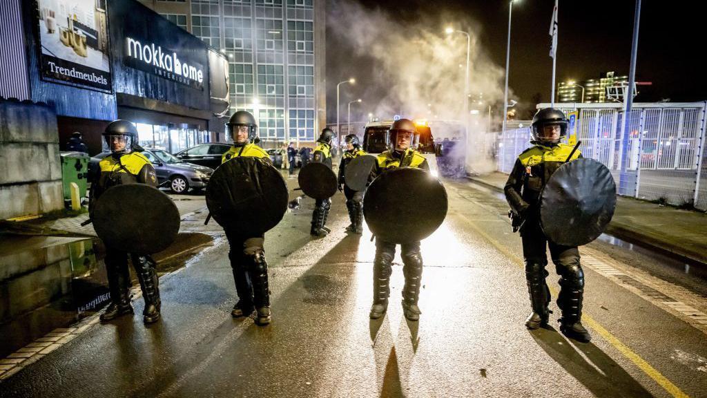 Hollanda polisi, Eritreliler arasındaki çatışmaları gece yarısı kontrol altına alabildi.