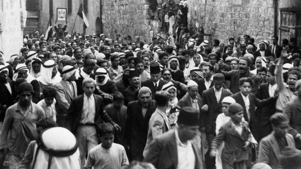 Palestinos en una manifestación en contra de la inmigración judía, en 1937.