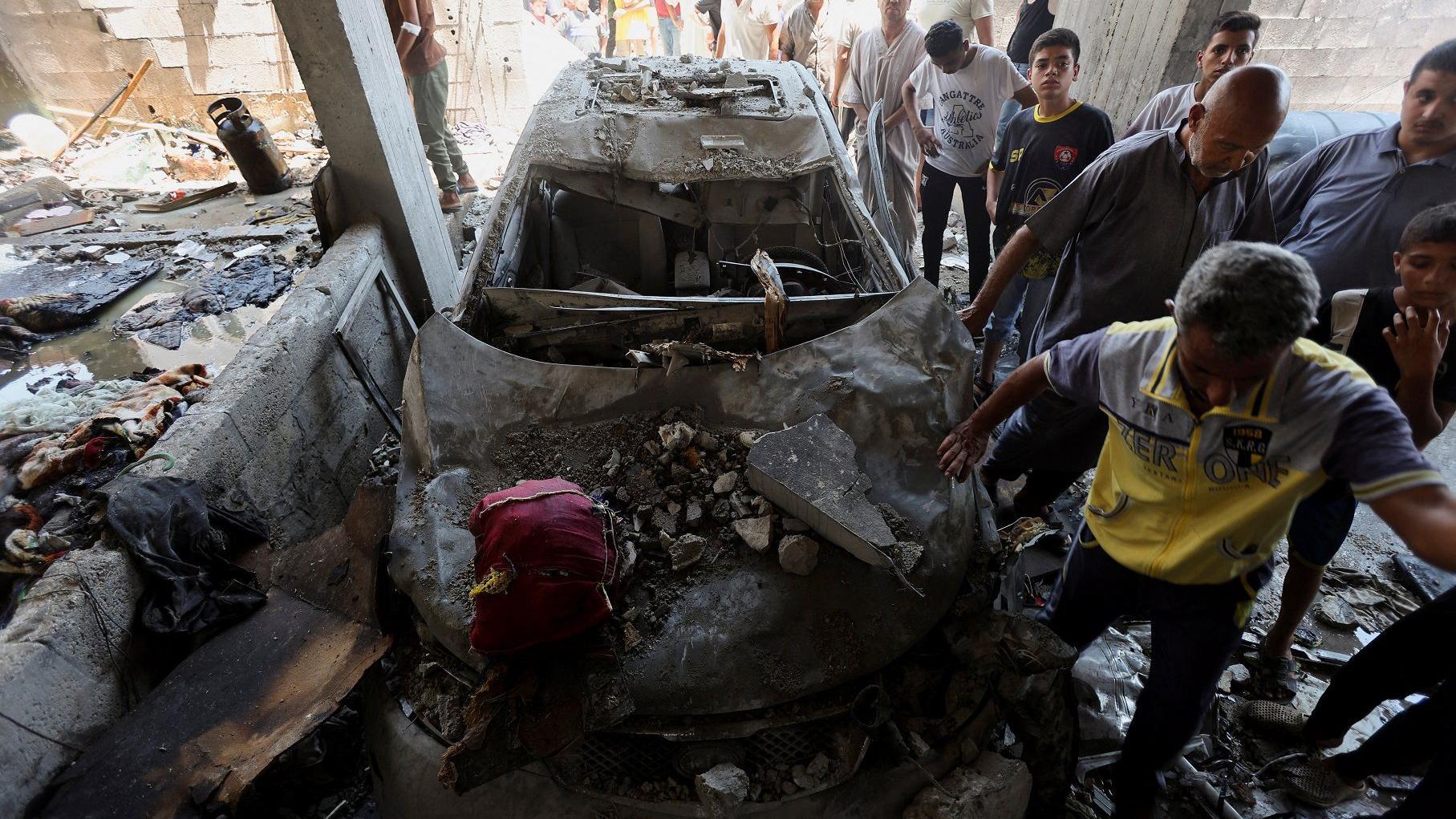 "جثث مقطعة ومحترقة ملقاة على الأرض": نحو 80 قتيلاً فلسطينياً خلال 24 ساعة الماضية 