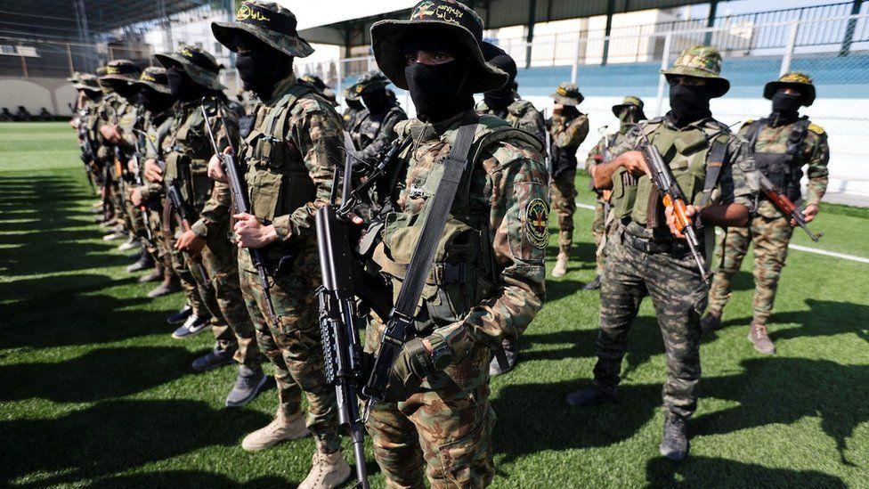 Militan Jihad Islam Palestina berkumpul untuk berduka atas warga Palestina yang tewas dalam pertempuran di Rafah di Jalur Gaza selatan pada 8 Agustus 2022