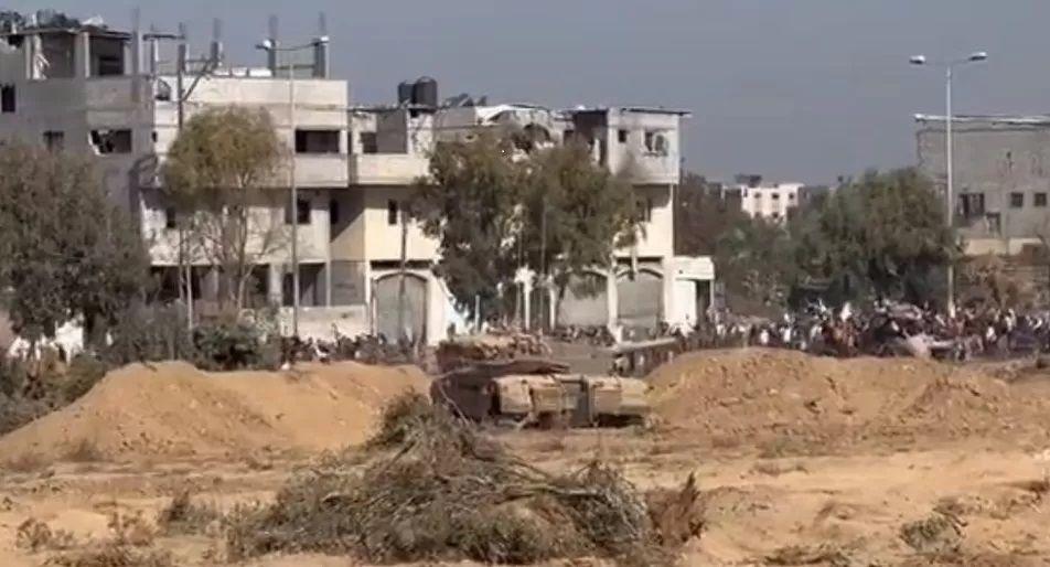 دبابة إسرائيلية