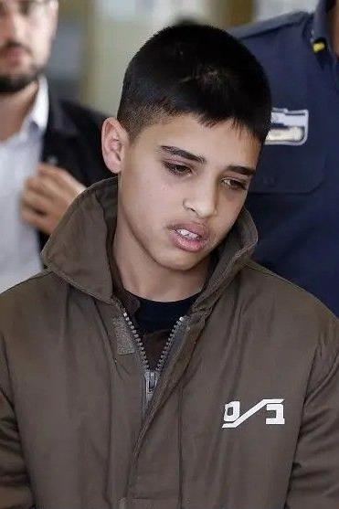صورة للسجين الفلسطيني أحمد مناصرة حين كان عمره 13 عاماً.
