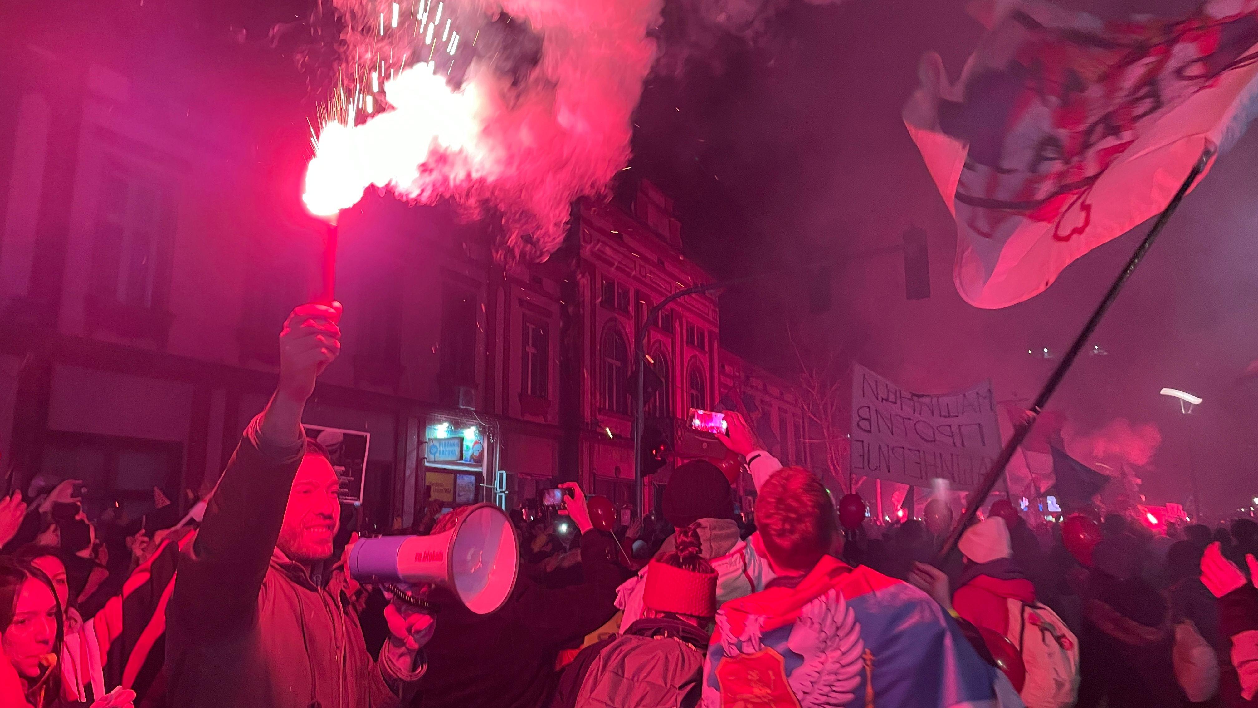 Baklje tokom dolaska studenata u Zaječar 