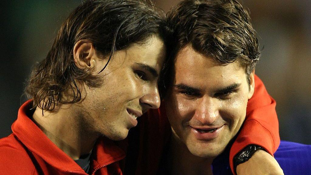 Nadal y Federer abrazados en 2010