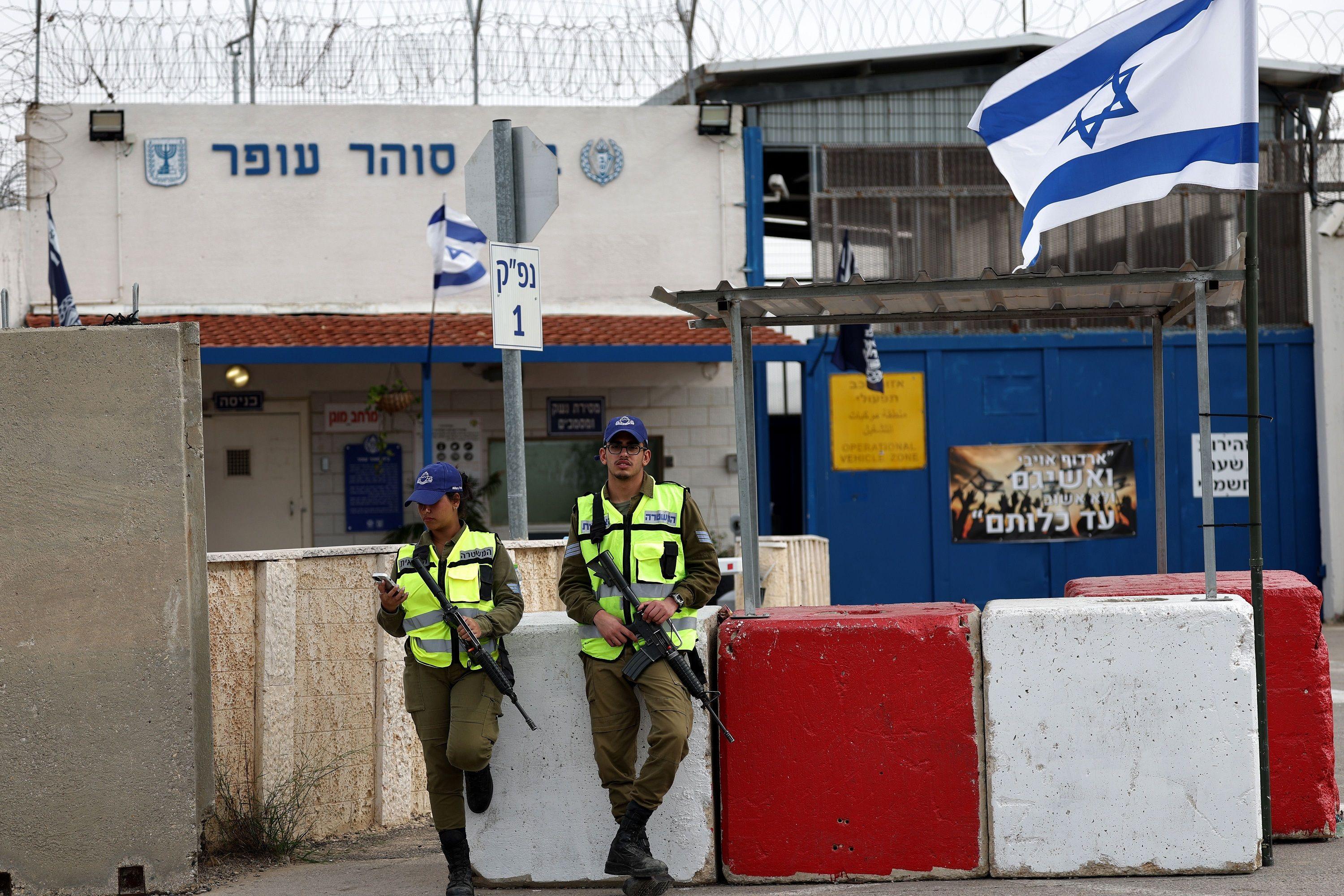 مدخل سجن إسرائيلي