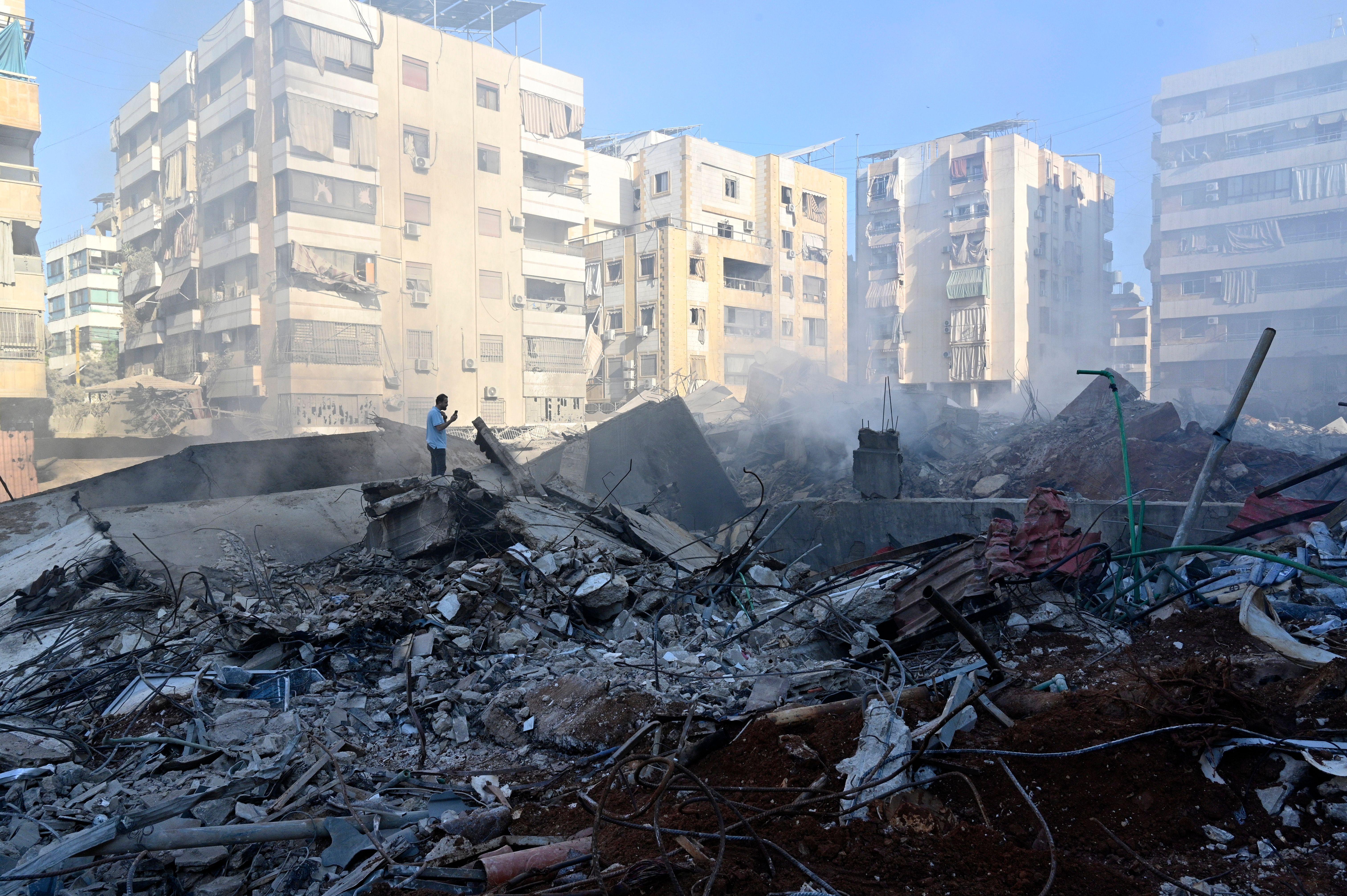 Edifícios destruídos no bairro de Haret Hreik, nos subúrbios ao sul de Beirute, após ataques militares israelenses 