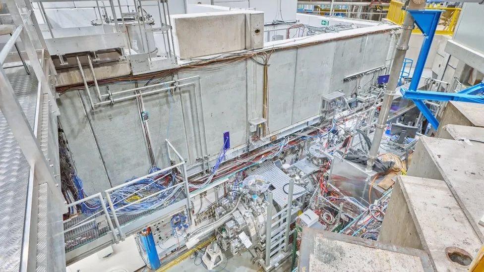 O positrônio é criado e resfriado na fábrica de antimatéria do Cern