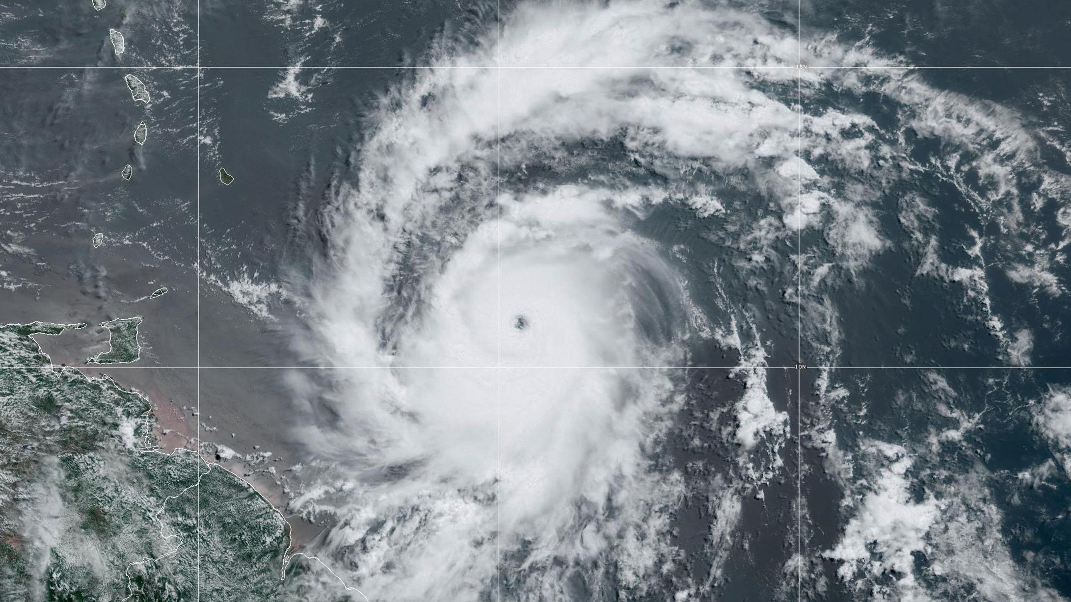 Imagen satelital del huracán Beryl