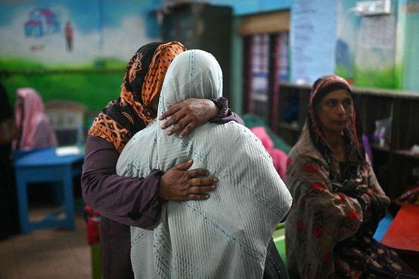 Search for bodies after India landslide buried hundreds