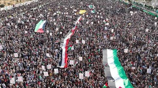 يحتشد المتظاهرون في اليمن دعماً لغزة منذ تصاعد الصراع في أكتوبر الماضي