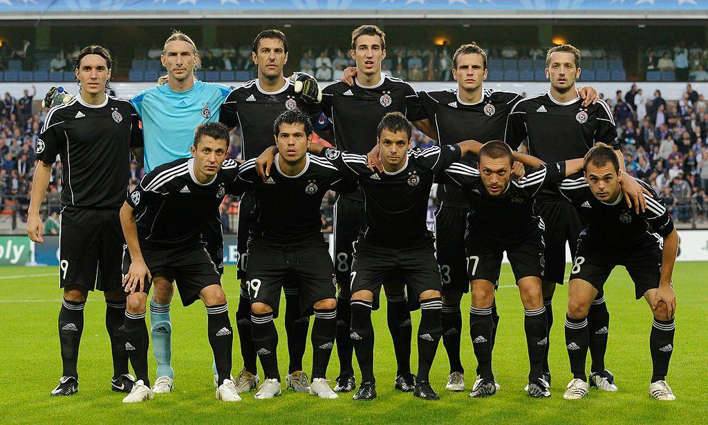 partizan, tim partizana, radiša ilić, Tim Partizana pred meč sa Anderlehtom u Ligi šampiona 2010. Kleverson Kordova Kleo, Radiša Ilić, Mladen Krstajić, Radosav Petrović, Marko Jovanović, Ivan Stevanović, Aleksandar Davidov, Milan Smiljanić, Nemanja Tomić, Ivica Iliev, Aleksandar Lazevski