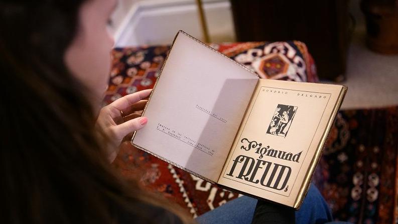 primera biografía de Freud en español