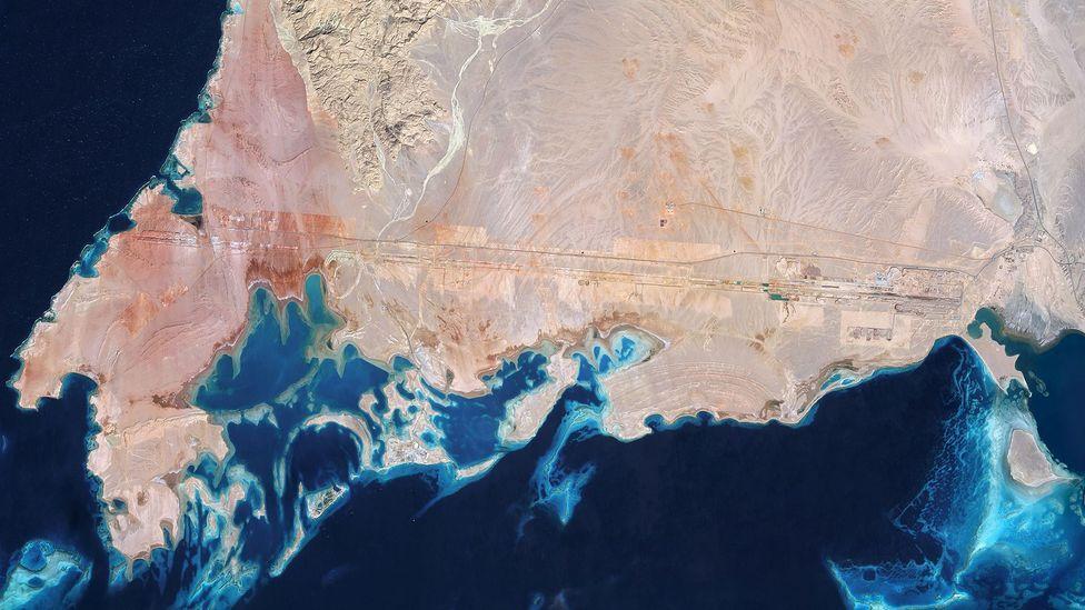 Vista aérea do projeto The Line na Arábia Saudita