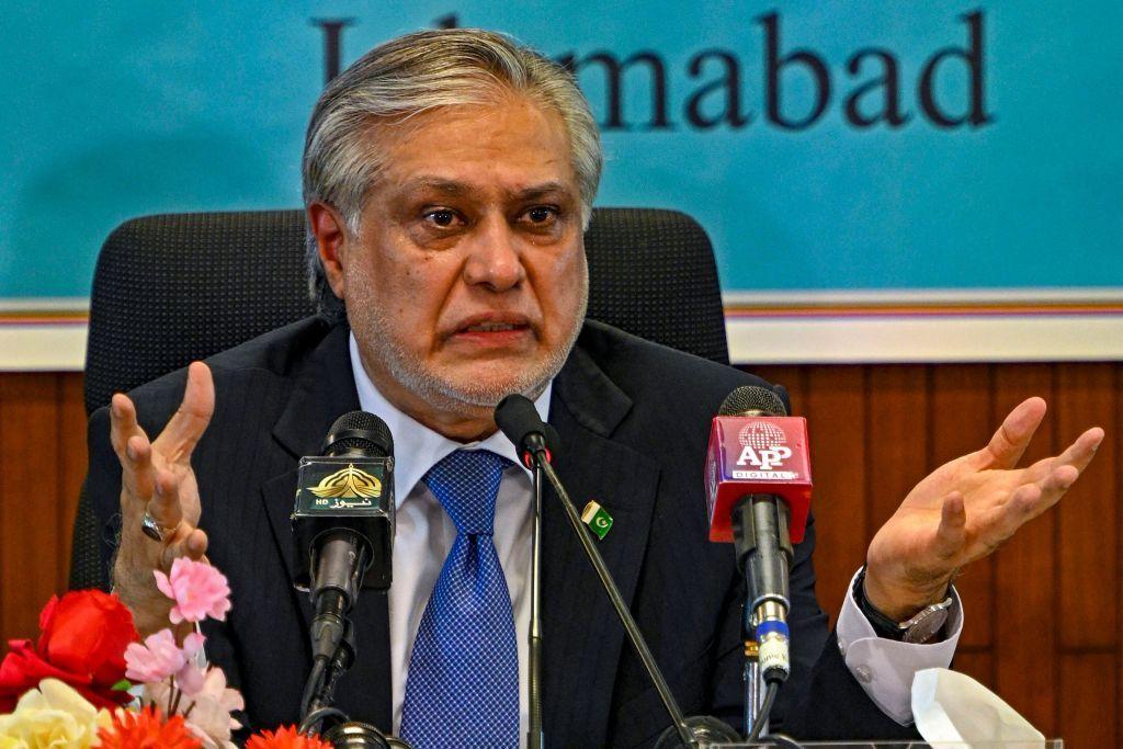 اسحاق ڈار