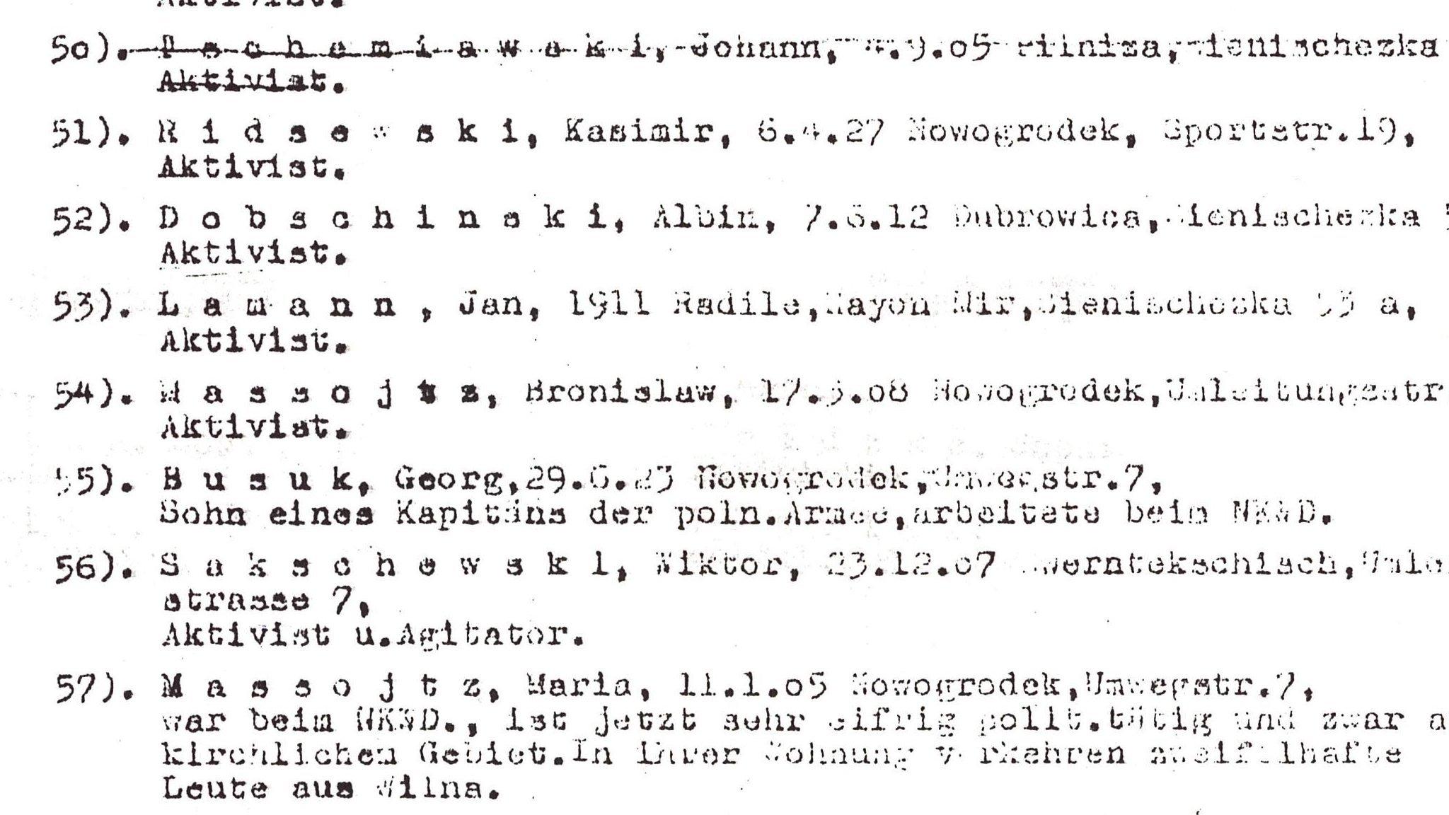 Lista alemã digitada de arquivos mostrando nomes de homens poloneses enviados para a Alemanha como trabalhos forçados em julho de 1943