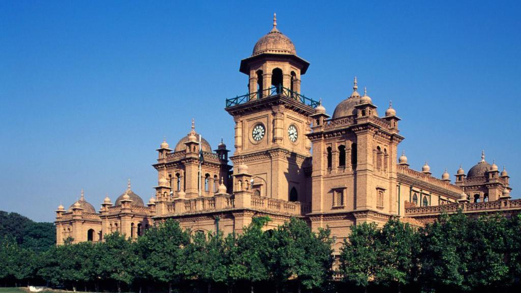 islamia