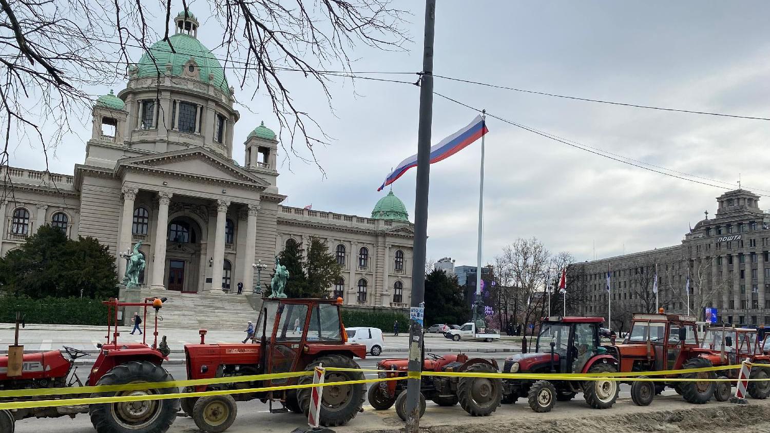 Studenti pešaci stižu u Beograd, traktori u centru prestonice Srbije 9 traktori