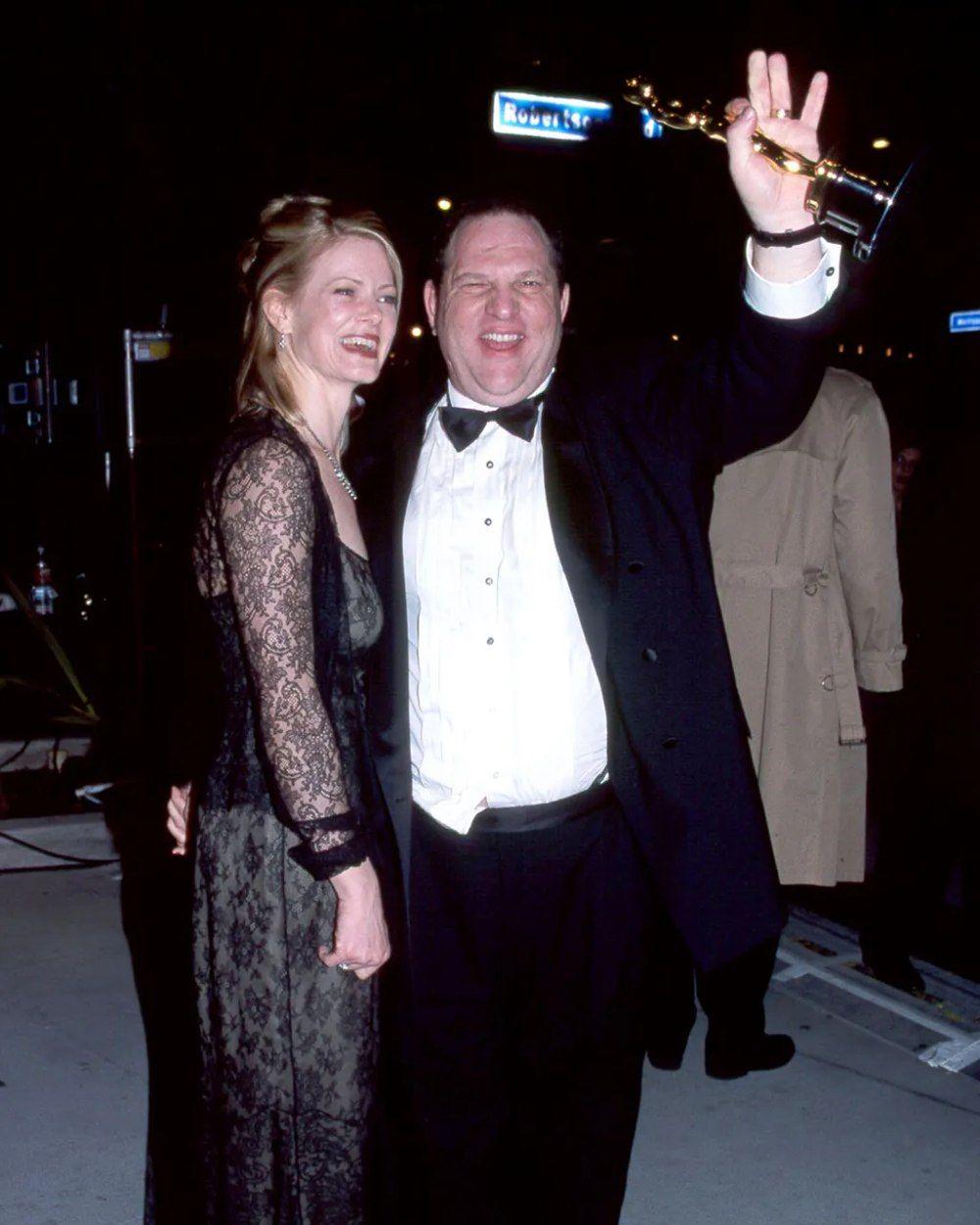Harvey Weinstein celebra el haber ganado el Oscar para Shakespeare in  Love en 1999