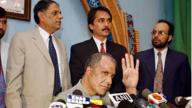 سابق سفیر