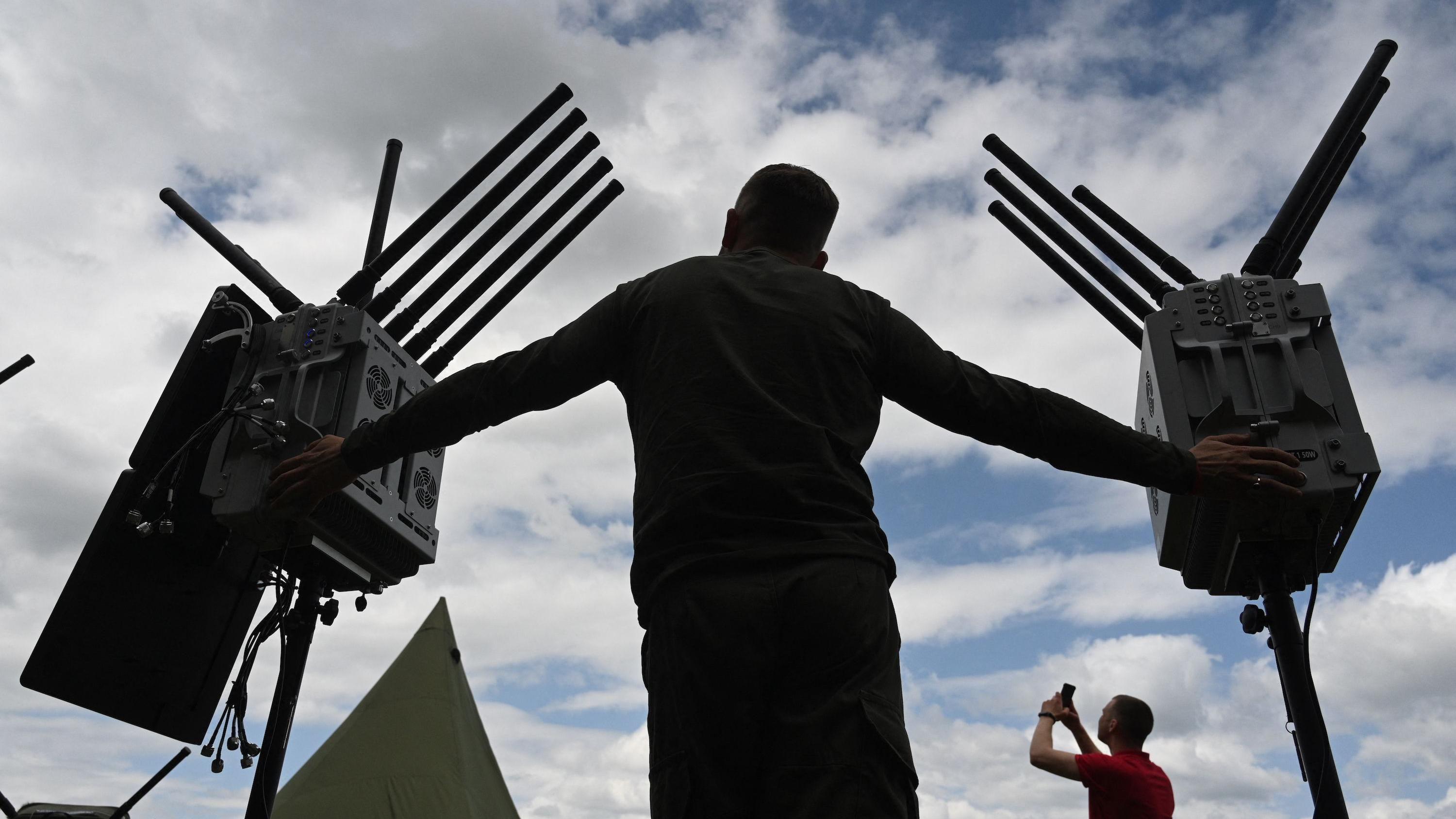 A display for the media of a Ukrainian electric warfare station, with sensors to pick up radio waves