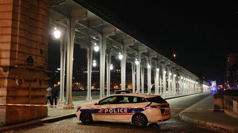 Paris’te bir Alman turistin öldürüldüğü saldırı sonrası olay yeri
