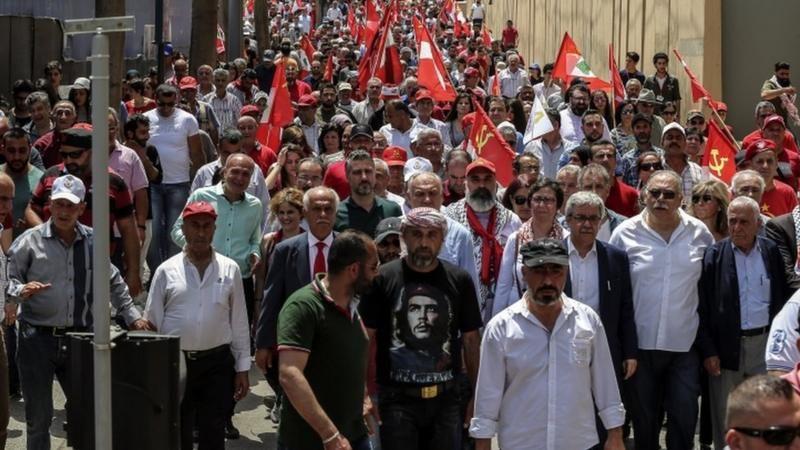أولت الاحزاب الشيوعية واليسارية في الدول العربية أهمية كبيرة للحركة العمالية