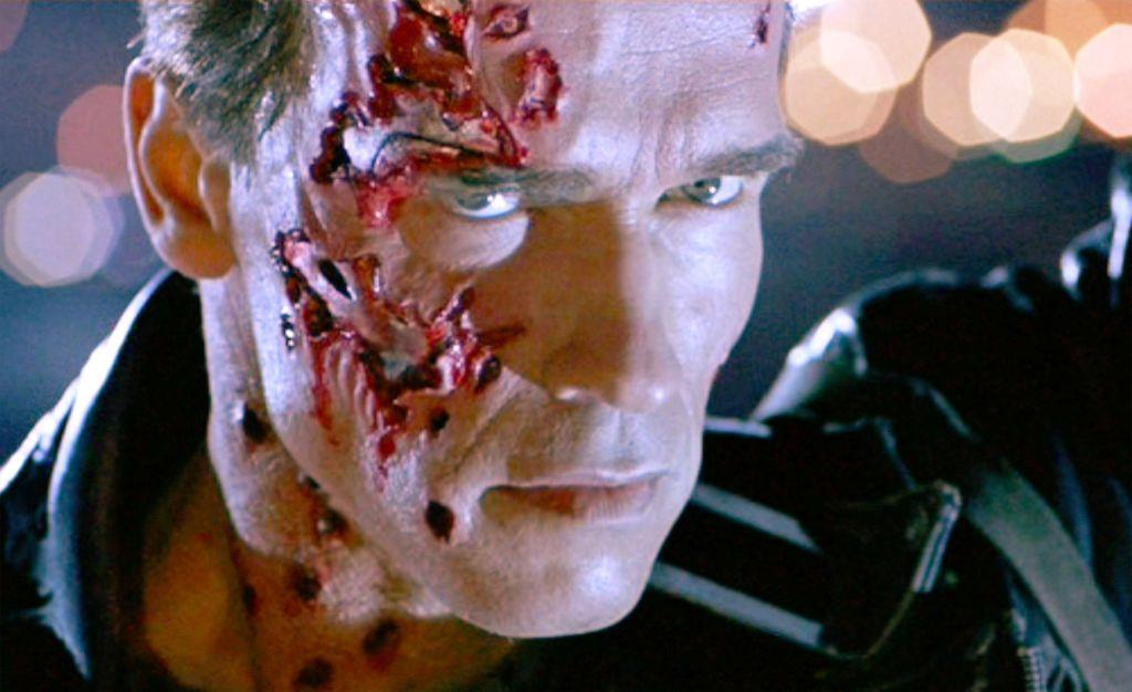 Arnold Schwarzenegger como Terminator