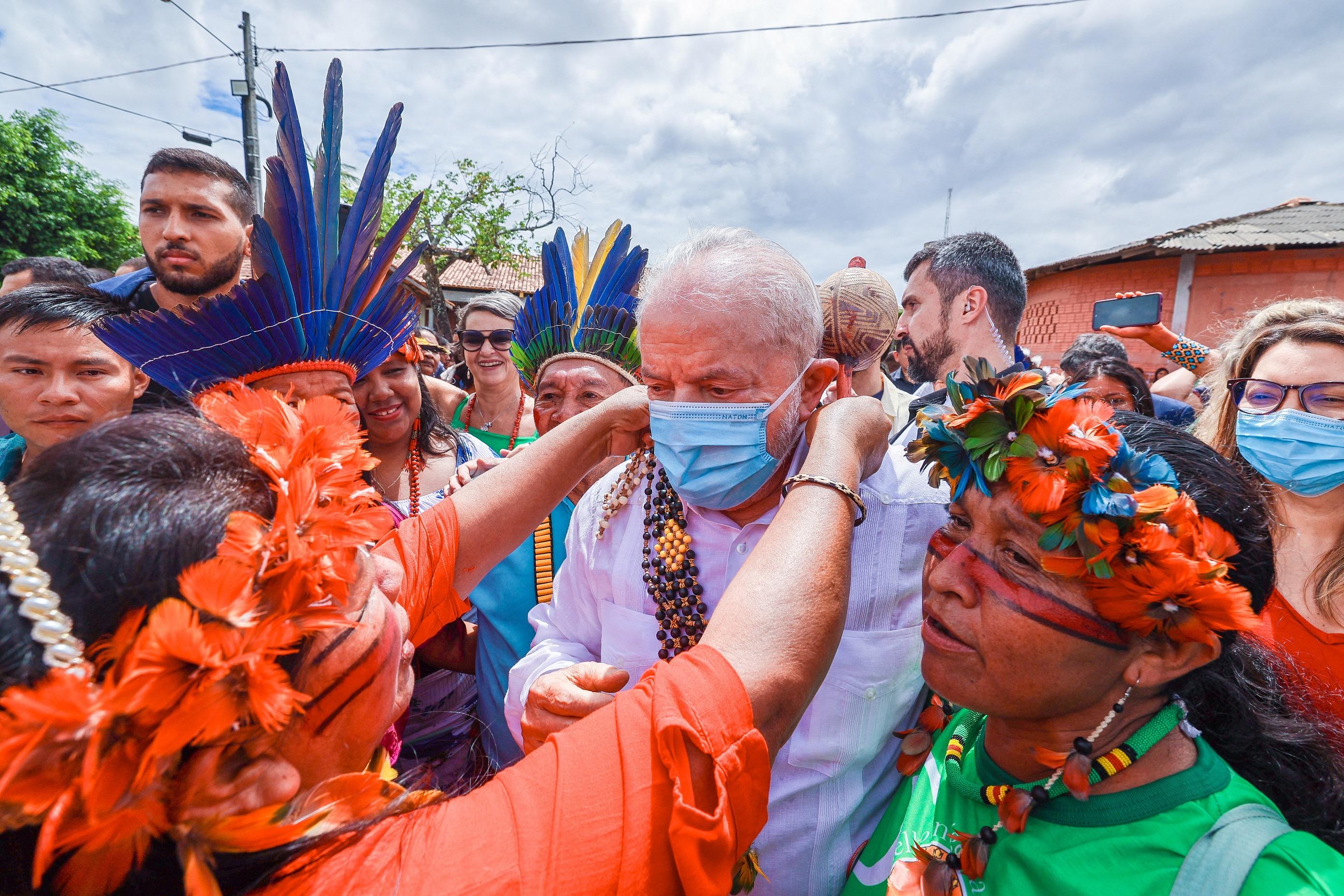 Lula com indígenas