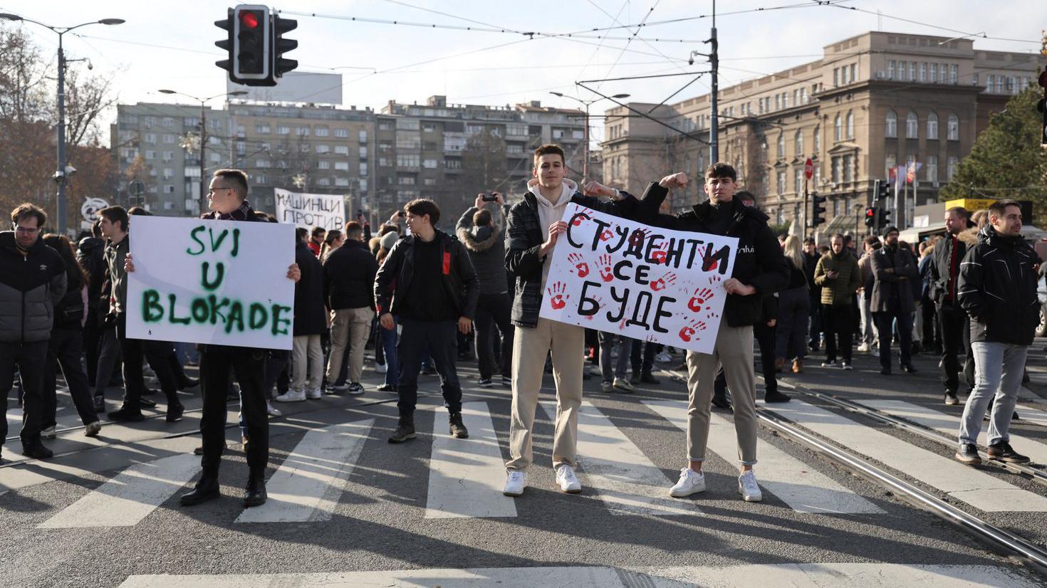 Studenti na ulicama sa transparentima - Svi u blokadi, Studenti se bude