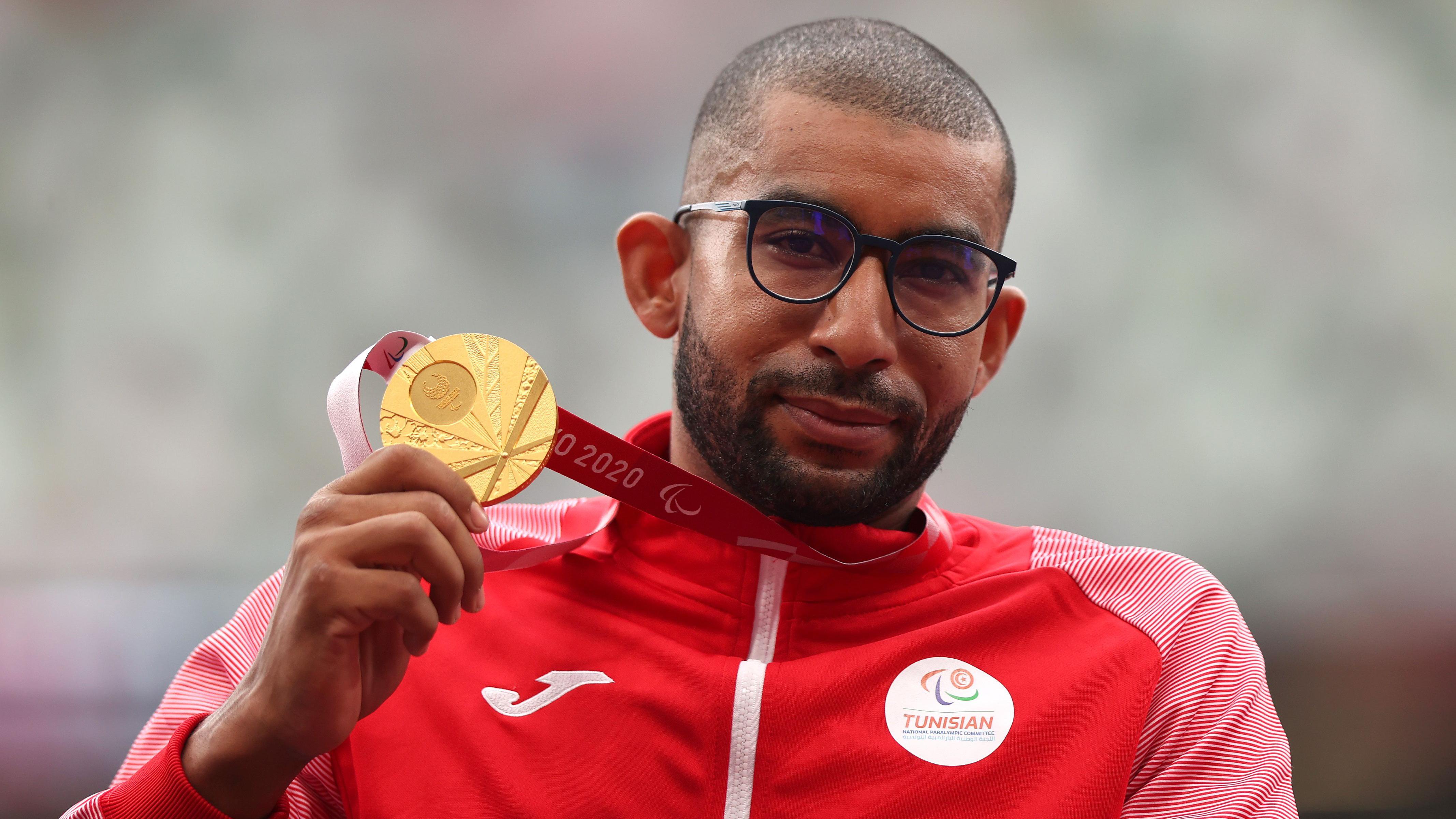 تخصص وليد كتيلة في سباقات 100 و200 و400 و800 متر