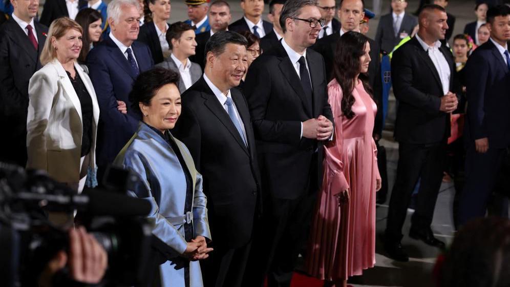 Chinas Xi gets red-carpet welcome in Serbia