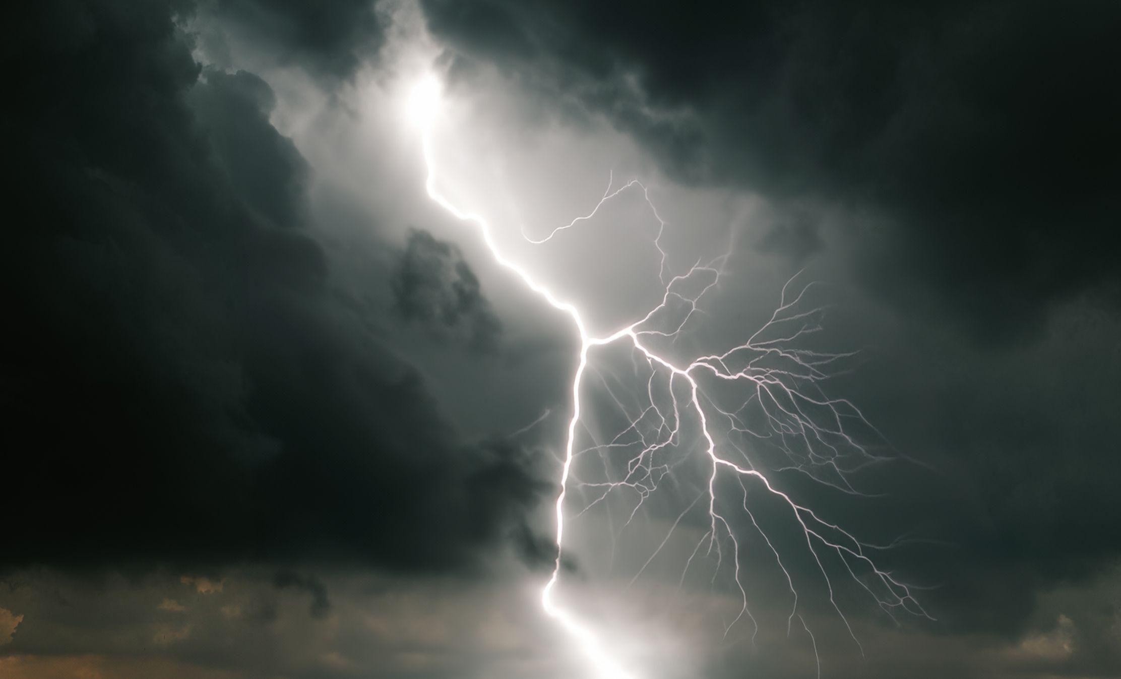 Una tormenta eléctrica