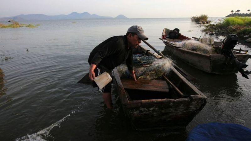 Homem pescando