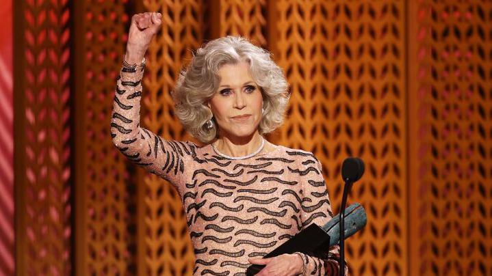 jane fonda durante su discurso en los sag awards 